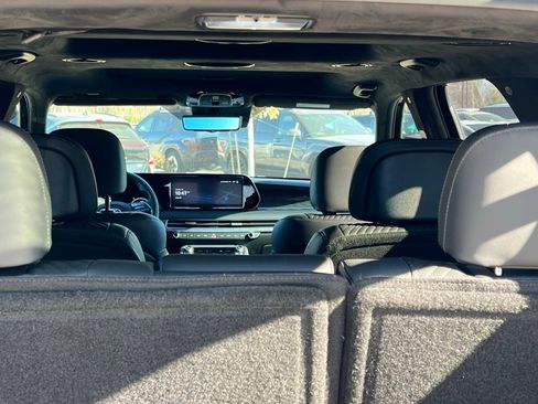 Used 2023 Hyundai Palisade Calligraphy image 16