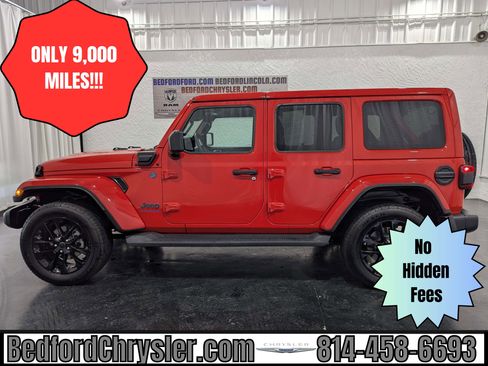 Used 2025 Jeep Wrangler Unlimited Sahara image 1