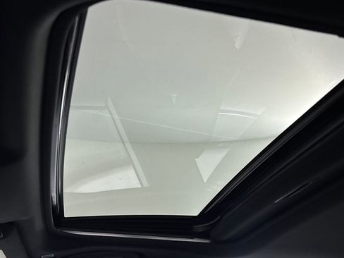 Used 2025 Toyota Camry SE w/ Convenience Package image 27