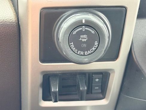 Used 2019 Ford F150 King Ranch w/ Equipment Group 601A Luxury AWD/4WD image 24