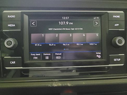 Used 2019 Volkswagen Jetta SE FWD image 25