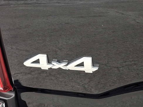 Certified 2020 Toyota Tacoma SR5 image 34