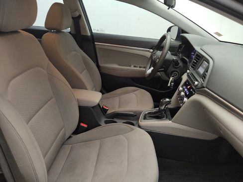Used 2020 Hyundai Elantra SE FWD image 21