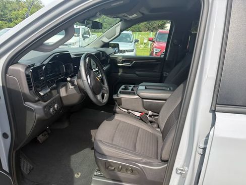 Used 2024 Chevrolet Silverado 1500 LT AWD/4WD image 13