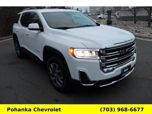 Used 2023 GMC Acadia SLT image 1