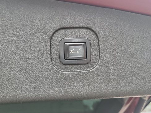Used 2017 Chevrolet Equinox Premier w/ Enhanced Convenience Package AWD/4WD image 12