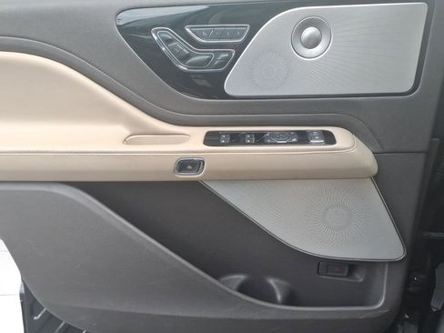 Used 2020 Lincoln Aviator Reserve w/ Equipment Group 202A image 21