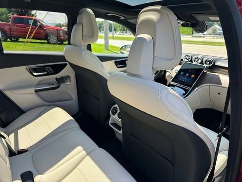Used 2026 Mercedes-Benz GLC 300 4MATIC image 22