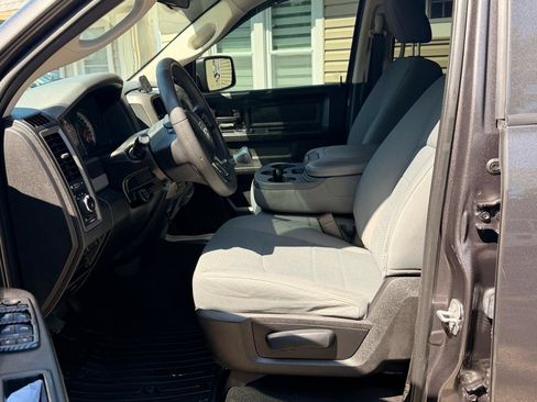 Used 2019 RAM 1500 Express AWD/4WD image 19
