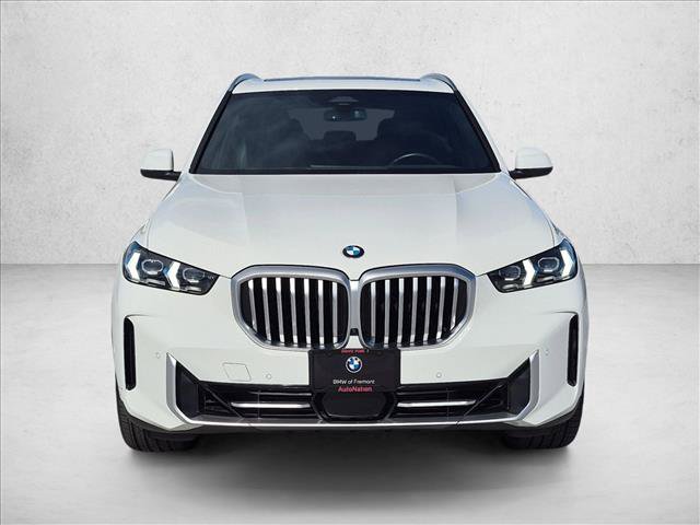 Certified 2025 BMW X5 xDrive40i w/ Premium Package AWD/4WD image 3