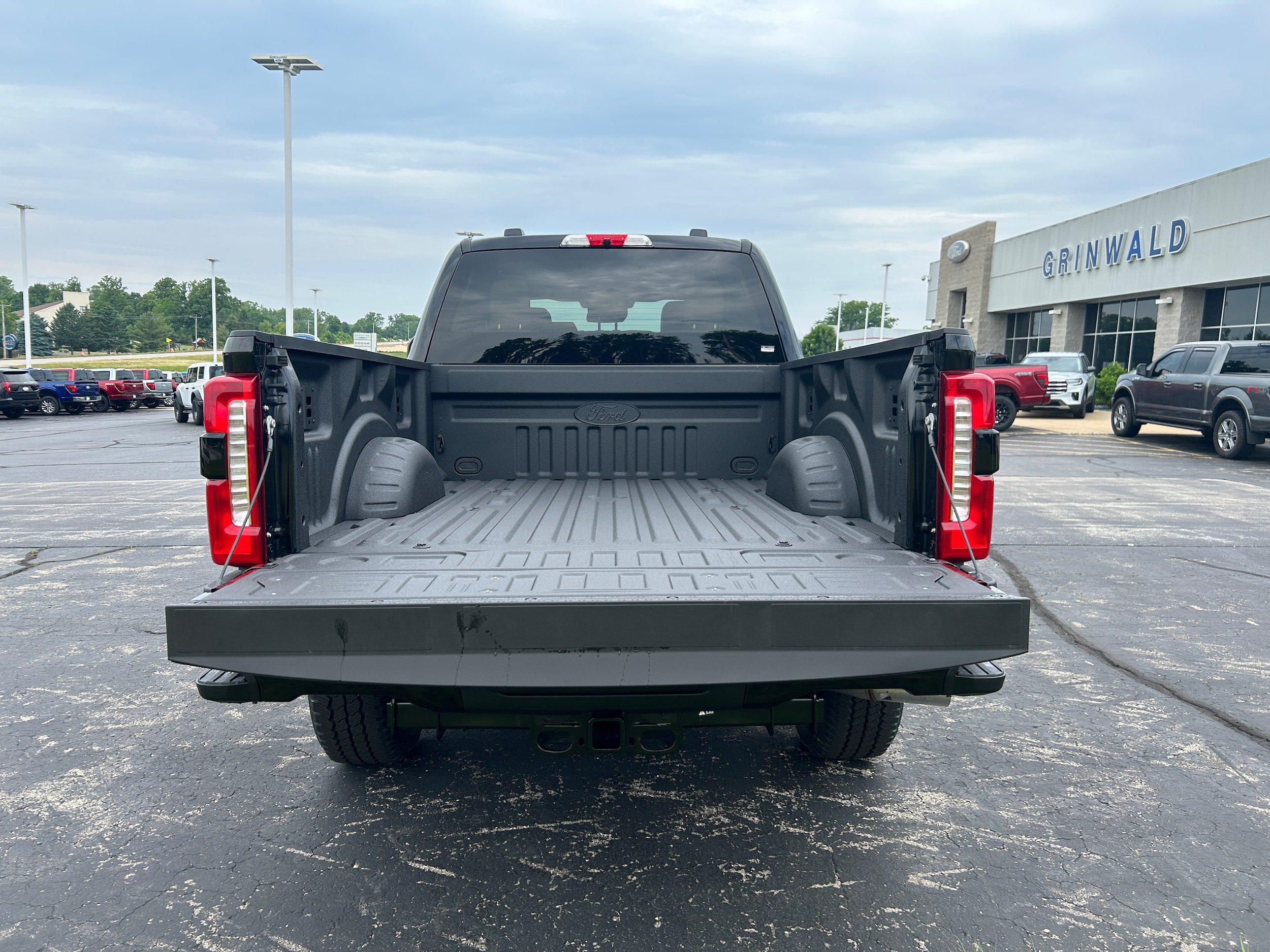 New 2026 Ford F350 Lariat w/ Black Appearance Package AWD/4WD image 27