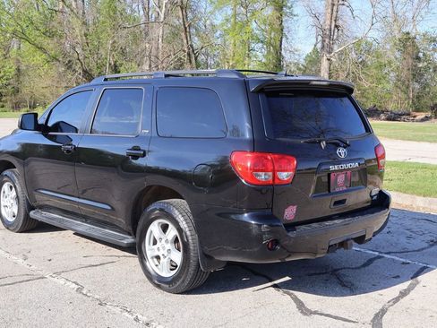 Used 2015 Toyota Sequoia SR5 w/ Premium Package image 10