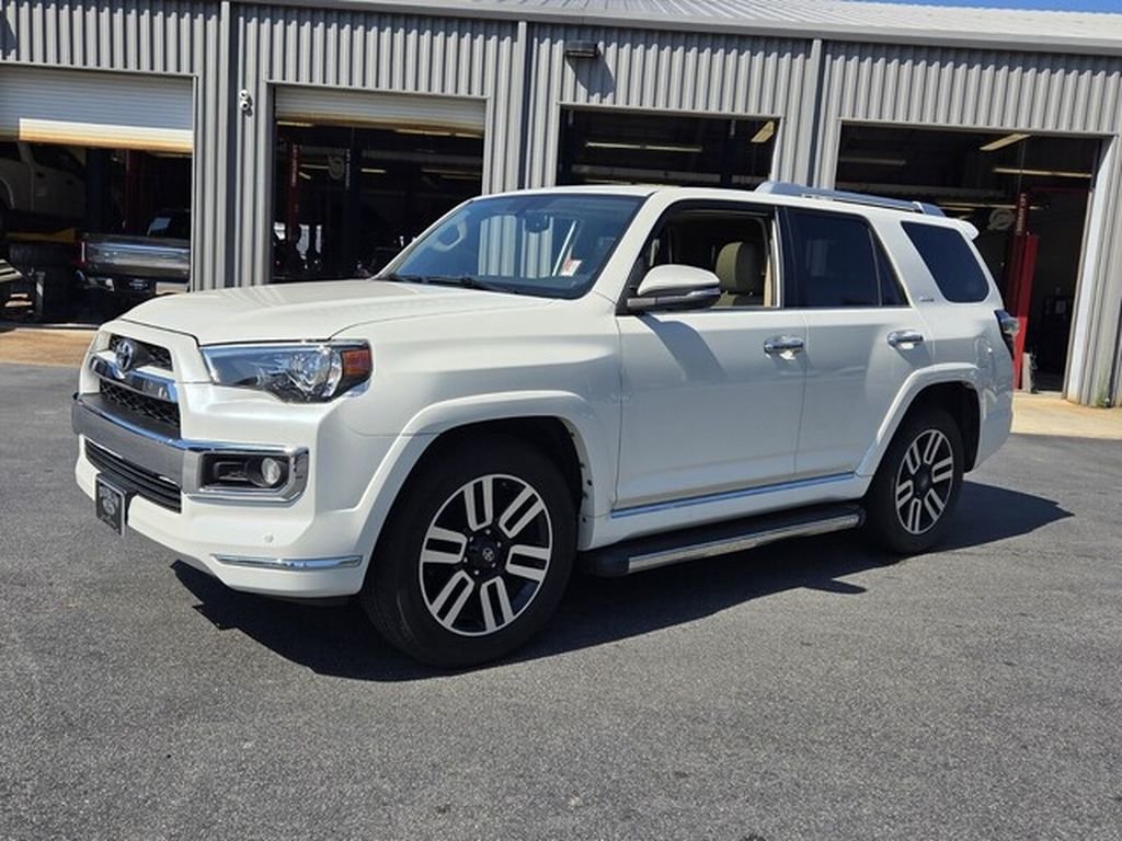 Used 2018 Toyota 4Runner Limited RWD image 3