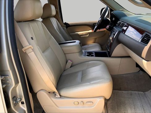Used 2013 Chevrolet Tahoe LT RWD image 9