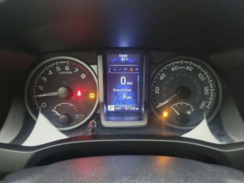 Used 2021 Toyota Tacoma TRD Off-Road image 17