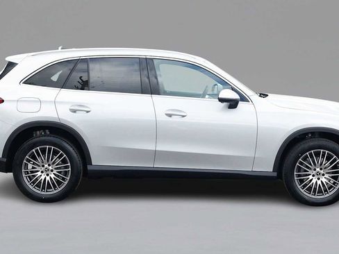 Used 2026 Mercedes-Benz GLC 300 4MATIC image 4