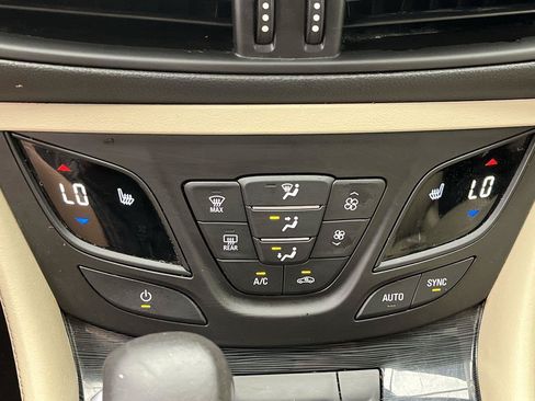 Used 2018 Buick Envision Preferred AWD/4WD image 19