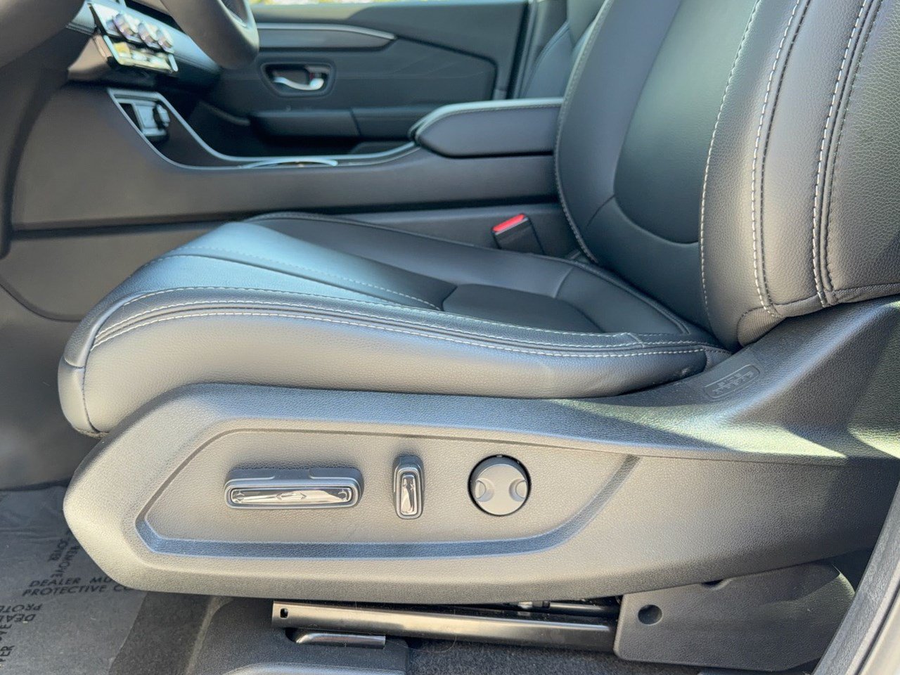 Used 2026 Honda Pilot Touring image 16