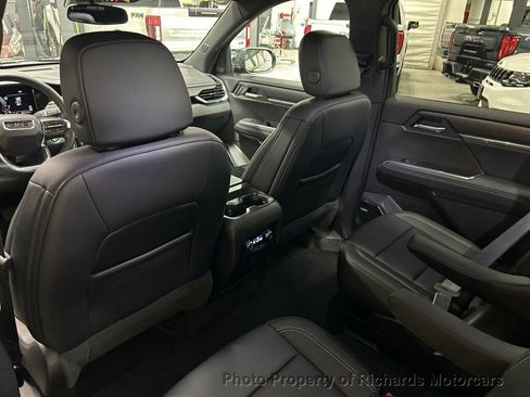 Used 2025 GMC Acadia Elevation w/ Elevation Premium Package image 22