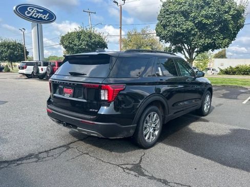 New 2026 Ford Explorer Active w/ Active Comfort Package AWD/4WD image 7