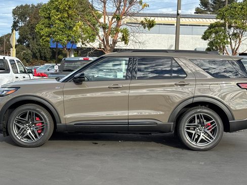 New 2026 Ford Explorer ST-Line w/ ST-Line Street Pack image 14