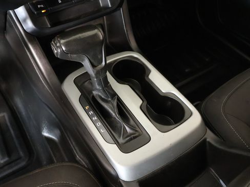 Used 2020 Chevrolet Colorado LT w/ Safety Package RWD image 7