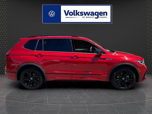 Certified 2024 Volkswagen Tiguan SE R-Line FWD image 7