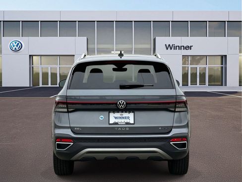 Used 2025 Volkswagen Taos SEL AWD/4WD image 4