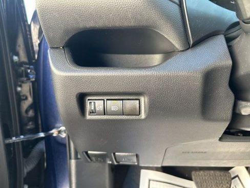 Used 2022 Toyota RAV4 XLE image 17