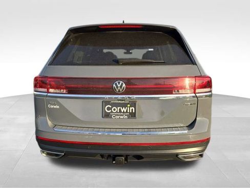 Used 2025 Volkswagen Atlas SEL image 11
