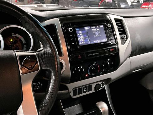 Used 2015 Toyota Tacoma 4x4 Double Cab image 6
