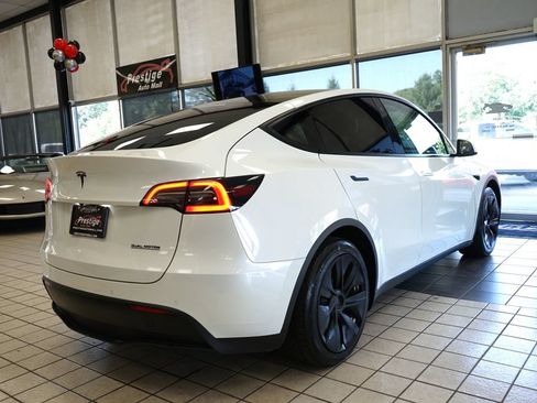 Used 2021 Tesla Model Y Long Range AWD/4WD image 15