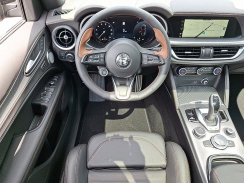 New 2025 Alfa Romeo Stelvio Sprint image 7