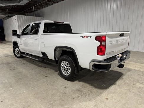 Used 2025 Chevrolet Silverado 2500 LT w/ Convenience Package image 4
