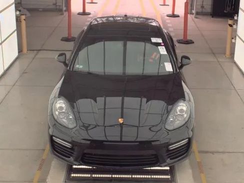 Used 2016 Porsche Panamera GTS w/ Premium Package Plus image 2