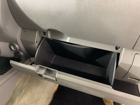 Used 2015 Nissan Frontier SV image 41