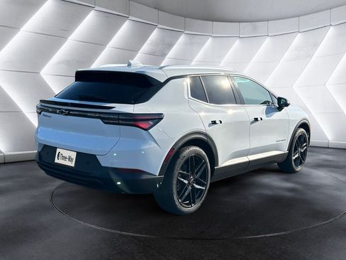 New 2026 Chevrolet Equinox EV LT w/ LPO, Blackout Package FWD image 5