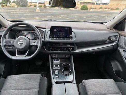 Certified 2023 Nissan Rogue SV FWD image 12