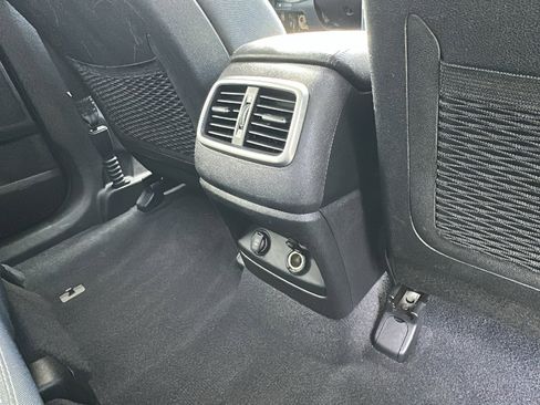 Used 2017 Kia Sorento AWD w/ LX Convenience Package image 26