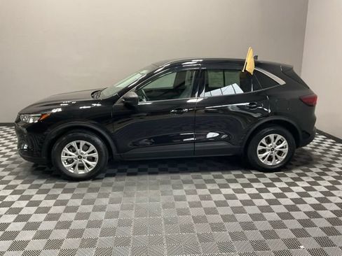 Used 2023 Ford Escape Active w/ Tech Pack #1 AWD/4WD image 6