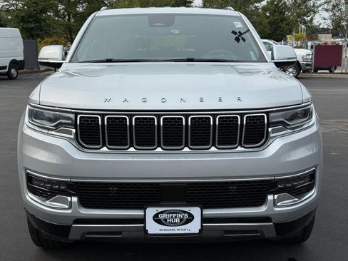 Used 2022 Jeep Wagoneer Series III AWD/4WD image 10