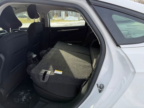 Used 2016 Ford Fusion SE image 28