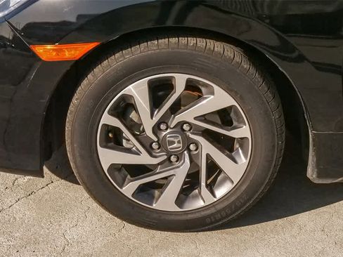 Used 2017 Honda Civic EX image 5