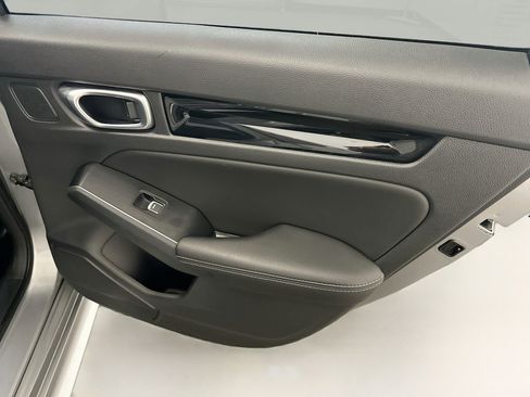 Used 2023 Honda Civic Touring image 32
