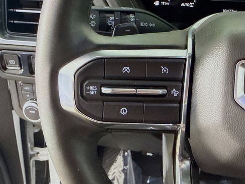 Used 2025 GMC Yukon XL Denali AWD/4WD image 14
