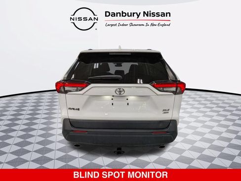 Used 2023 Toyota RAV4 XLE AWD/4WD image 4