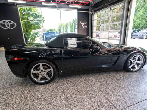 Used 2007 Chevrolet Corvette Convertible w/ Preferred Equipment Group RWD image 4