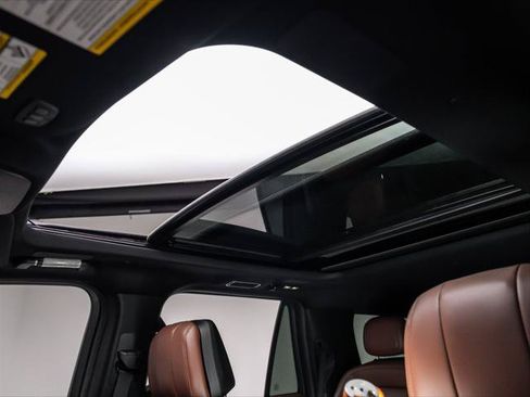New 2026 Lincoln Navigator Reserve AWD/4WD image 14