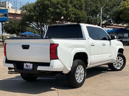 Used 2025 Toyota Tacoma SR5 RWD image 5