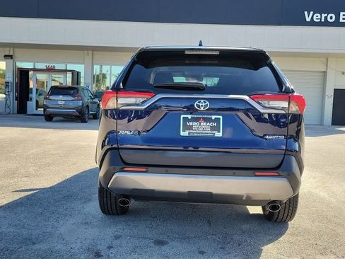 Used 2021 Toyota RAV4 Limited image 5